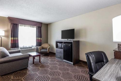 Quality Inn & Suites - image 4