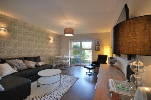 The Garden Apartment, Near Airport & City 1