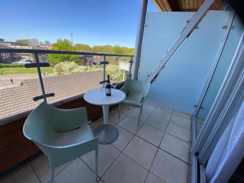 Balcony/terrace, Belvilla Crewe City Centre Hotel - Lifestyle in Crewe