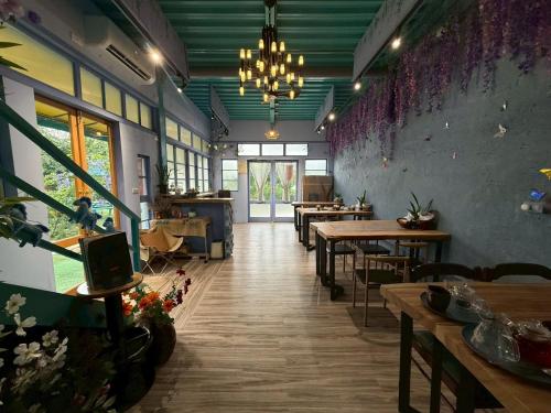 Restaurant, JD Warm Bnb in Tongluo Township