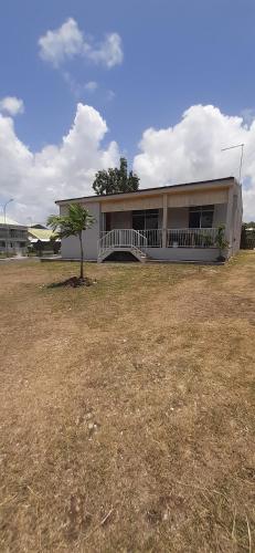 Au D LOCATION in Grand-Bourg