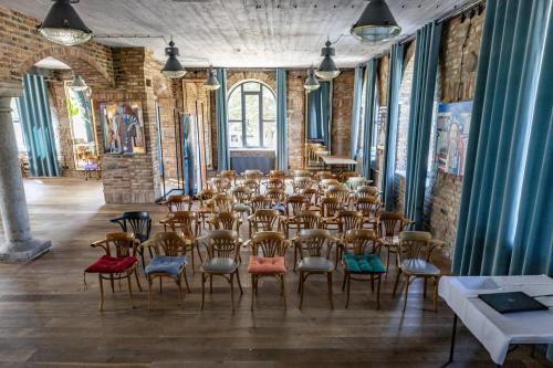 Palac i Loft Ojrzanów (Palac i Loft Ojrzanow) in Borowiec