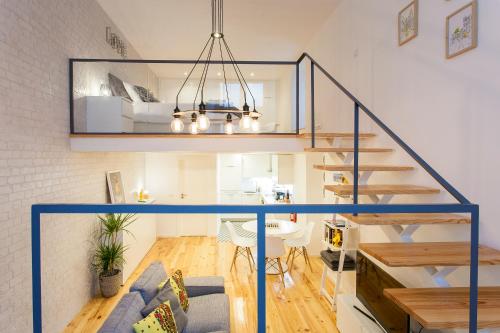 Iconic Tram Views & Loft Living - Loft in Bica, Lisabon