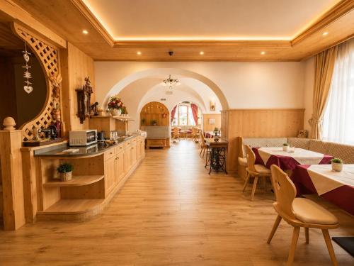 Giusy Rooms & Cafè (Giusy Rooms & Cafe) in Malosco
