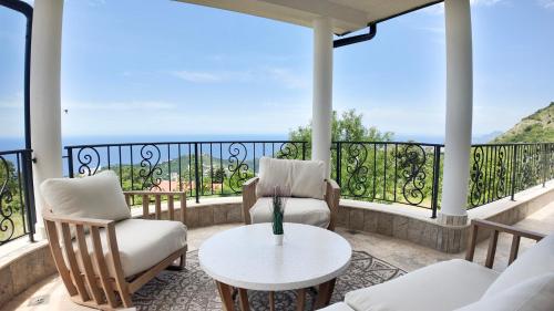 Villa Adria Heights - Pool - Seaview - Outdoor Kitchen - Private Luxury in Ravanj