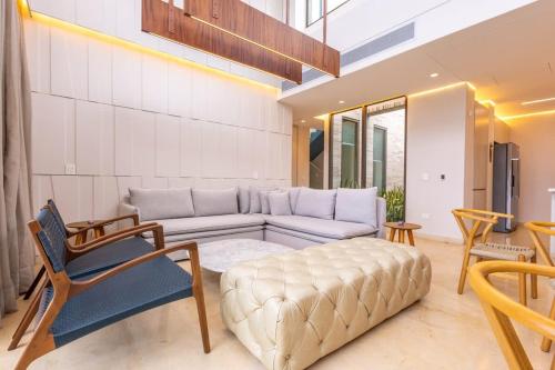 Incredible 4BR villa with ocean view in Calablanca