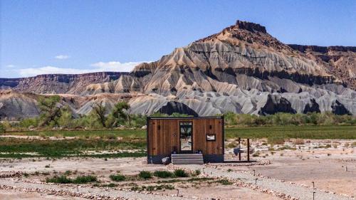 . Modern Glass Retreat by Capitol Reef