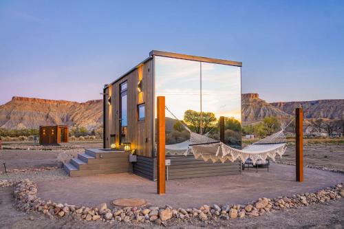 . Upscale Desert Stay Near Capitol Reef
