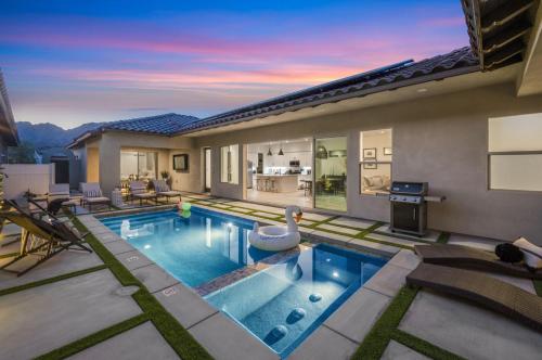 Gorgeous Brand New Home! (Walk To Stadium Course!) - California