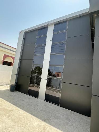 rose garden hostel روز جاردن نزل in 杜古姆
