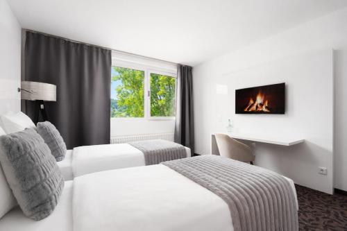 2 twin beds