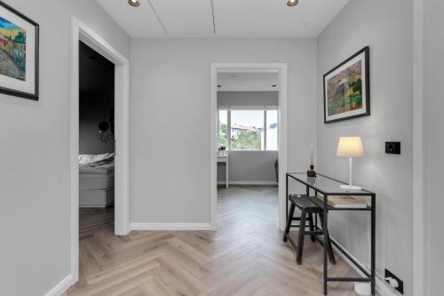 A modern and stylish furnished house in Reykjavík - image 3