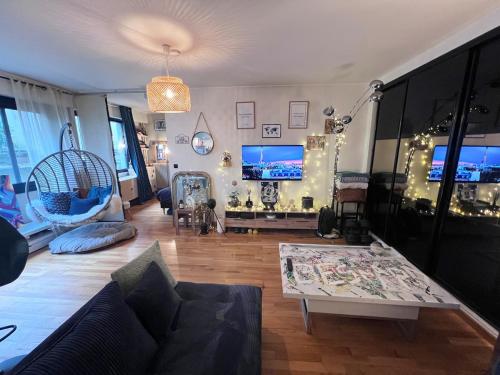 Cosy flat, quiet place, next to market & bakery