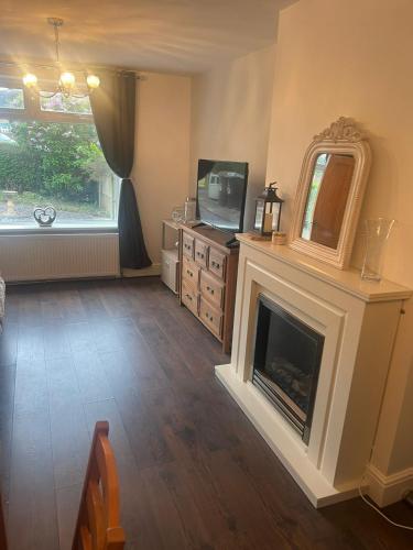 Budget Friendly, comfortable 3 BR HSE,Close to City Centre,Sleeps 5 in 戴布魯克