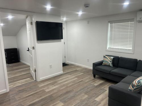 Loft Apartment by the River Fort Edward (C) in South Glens Falls