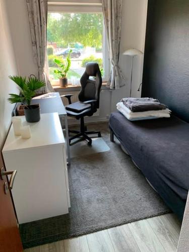 Hyggeligt værelse til 1 person i røgfri 1-plans villa in Brande