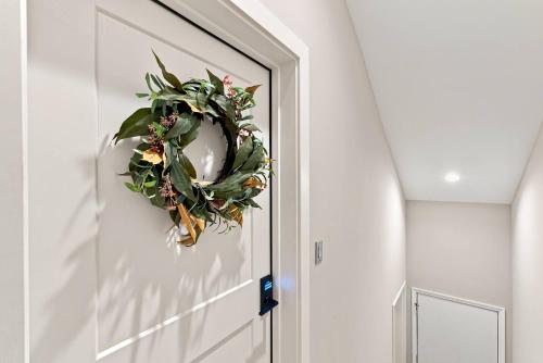 Charming Studio Stay Walk to Dining and UK in Eastside