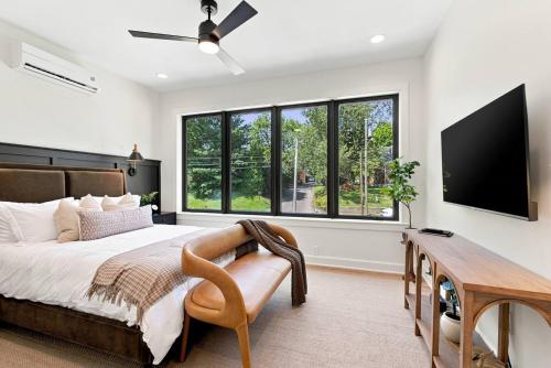 Charming Studio Stay Walk to Dining and UK in Eastside
