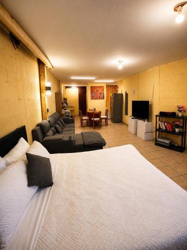 . Arianas Place 2