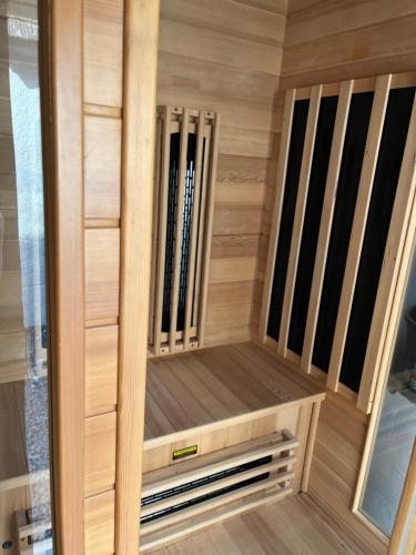 Sauna, Antik Porta-Hangulatos paraszthaz kerttel,borospincevel es infraszaunaval in Zsira