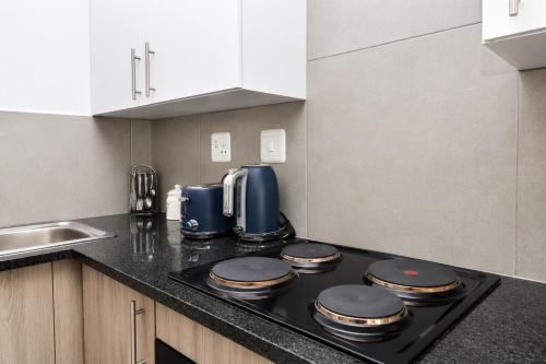Cuina, The Luxe Haven Spacious Modern Escape in Morningside