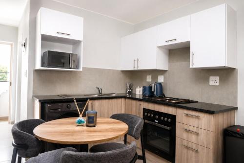 Cuina, The Luxe Haven Spacious Modern Escape in Morningside