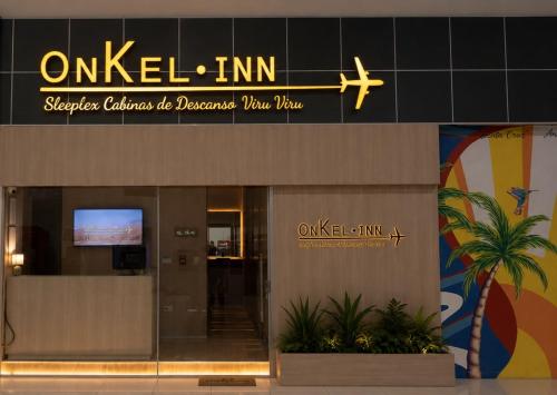 Onkel Inn Airport Sleepbox Viru Viru in Santa Cruz de la Sierra