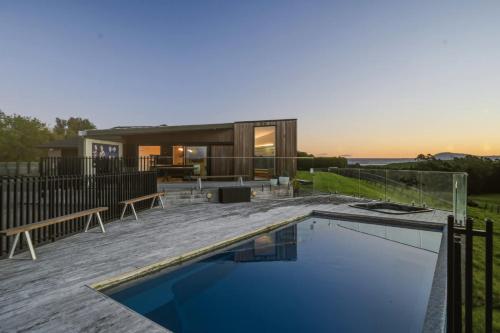 Slice of Paradise - Swimming Pool Spa Pool & Country Views in Tikitere