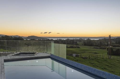 Slice of Paradise - Swimming Pool Spa Pool & Country Views in Tikitere