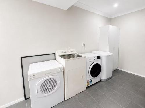 Sunny Studio in West Harbour & 3 Mins to Waterfront & Secure Parking in 西港