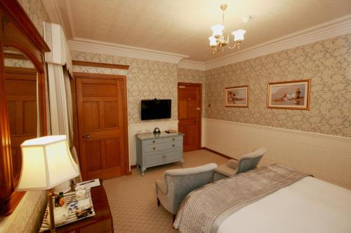 West Acre House - image 5