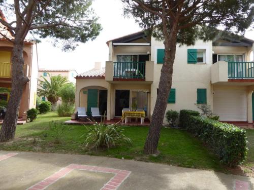Les Villas de l" OASIS nudist naturist