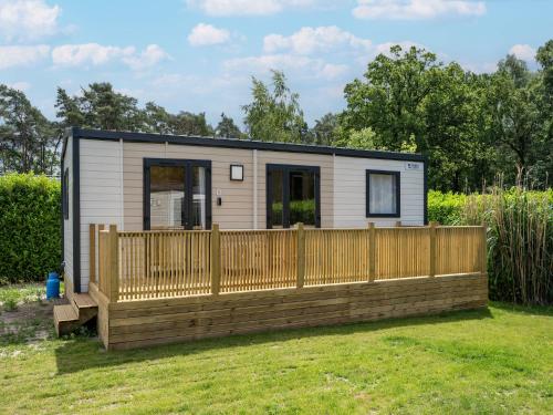 Charming caravan with terrace for 6 gîte à louer Arisdonk