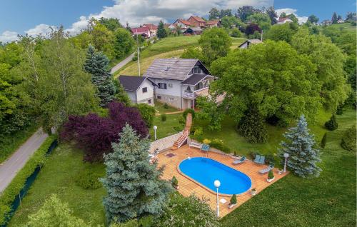 Nice Home In Seketin With Sauna
