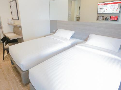 2 twin beds