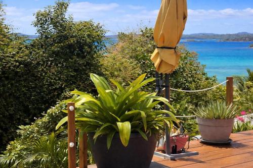 EDEN LAGON Suite with sea view, forest view, and pool in Hyacinthe