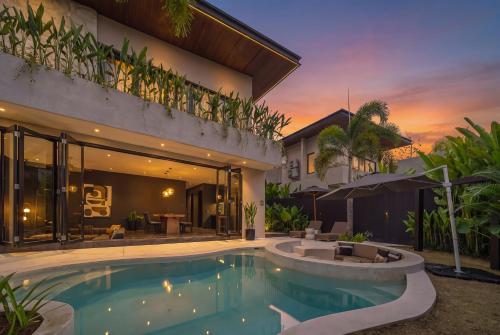 Bold x Gold - Unreal 3BR Uluwatu Villa - image 2