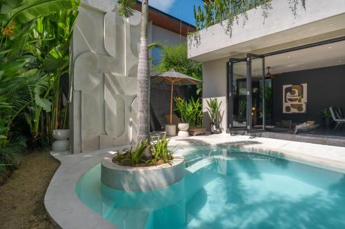 Bold x Gold - Unreal 3BR Uluwatu Villa - image 4