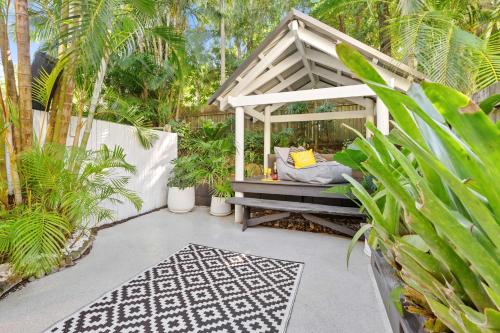 Yarraga Tropical Escape with Pool & Private Rooftop - image 2