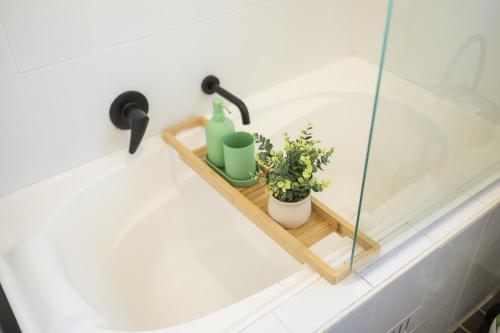 Bathroom, Stylish 2 Bedroom Apartment with Outdoor Living & Parking in Summer Hill