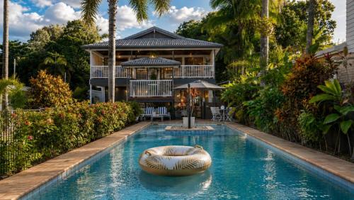 The Arlington Beachfront House in Playa Kewarra
