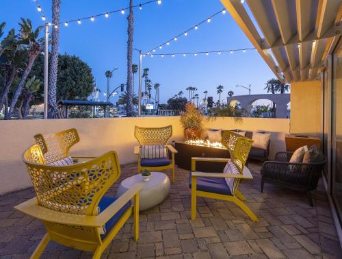 Facilities, Redondo Beach Hotel, Tapestry Collection by Hilton near Mermaid