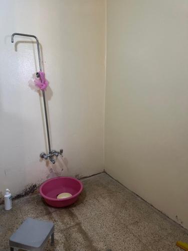 Traveler rest in Mosul