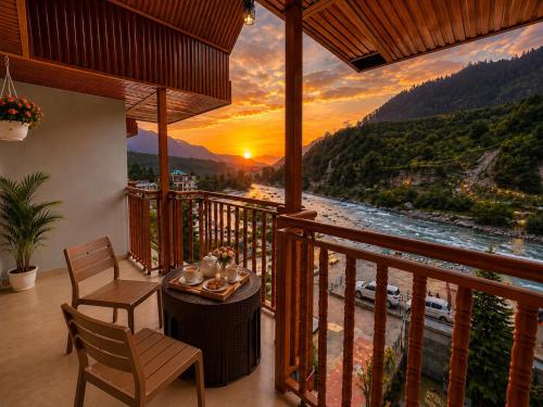 Himalayan River Resort, Manali #riverside #big private parking #scenic river & mountain view #open c photo 4