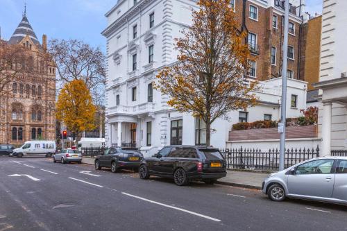 South Kensington Apt, South Kensington, London