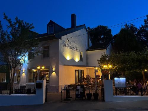 王頭餐廳酒店 (Hotel Restaurant The Kings Head Inn) in 富倫