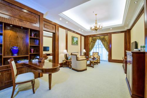 장먼 글라덴 호텔 (Jiangmen Gladden Hotel) in 장먼