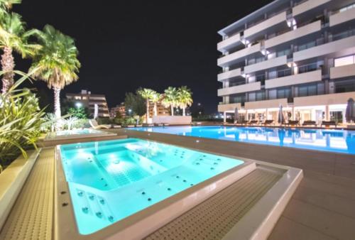 Azure 3BR Penthouse Walk to Talamanca Beach Ibiza