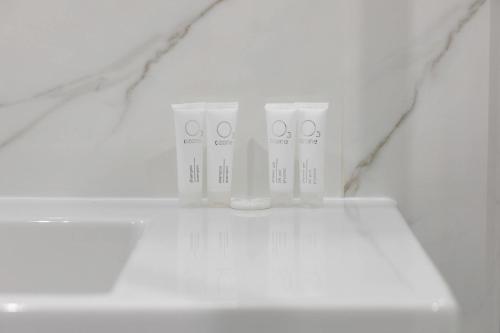 Stylowy Apartament z Balkonem Przy Promenadzie by Noclegi Renters - image 3