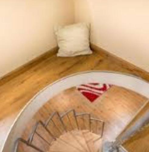 loft in akacfa - image 4